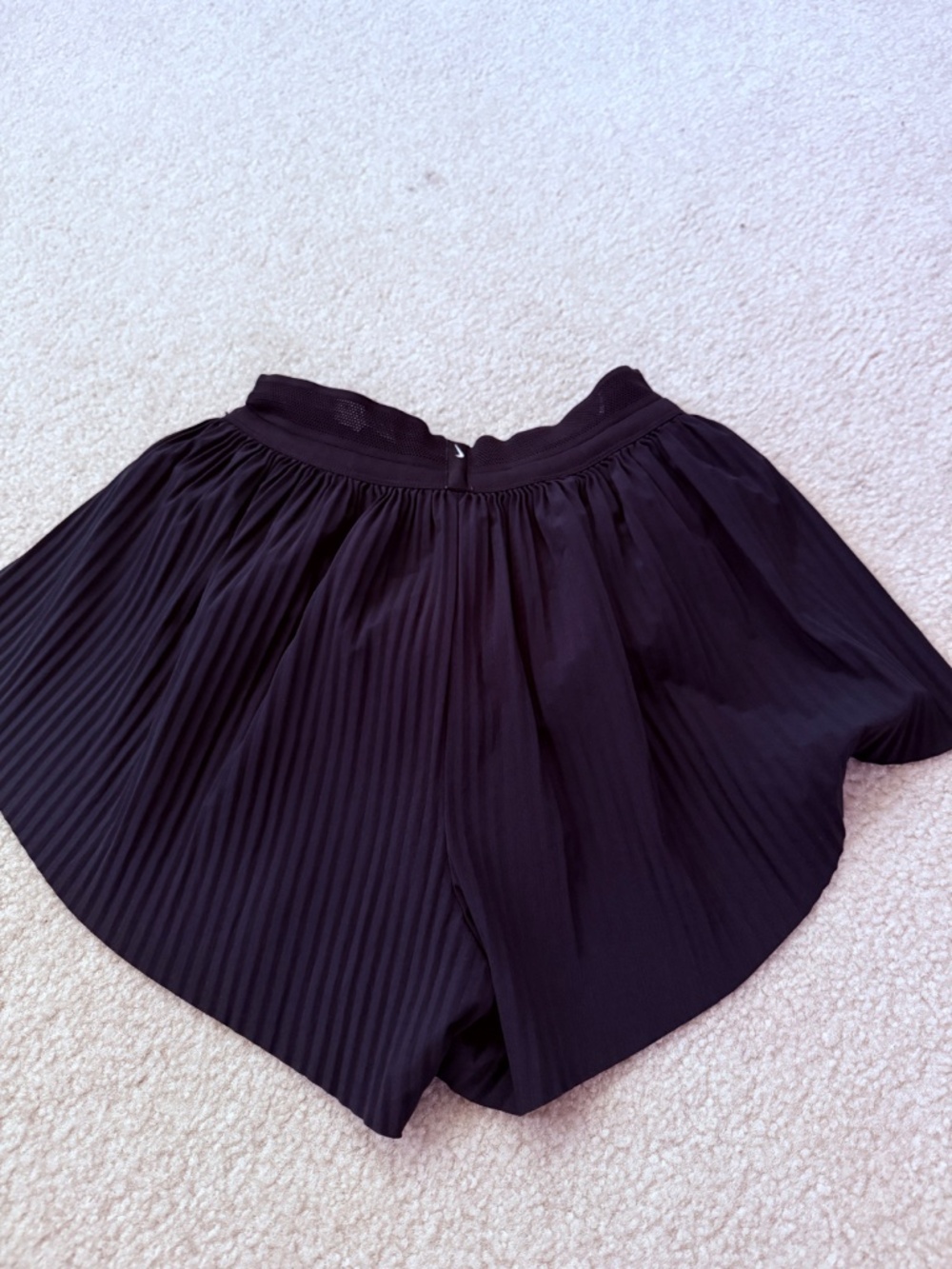 NWOT Nike AeroSwift Women's Black Performance Shorts Sz XS - Picture 4 of 6